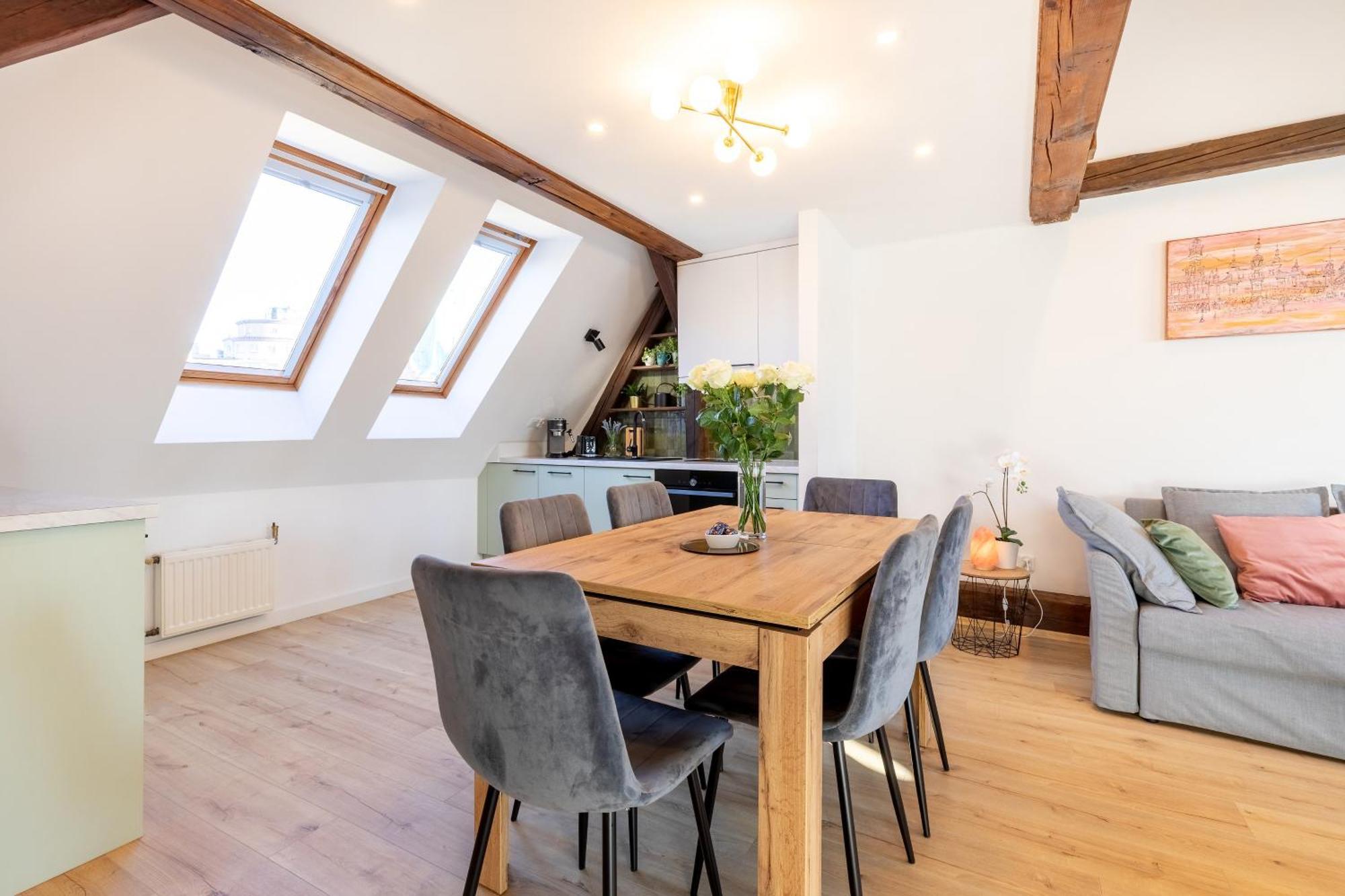 Apartment With Entresol Old Town คราคูฟ ภายนอก รูปภาพ