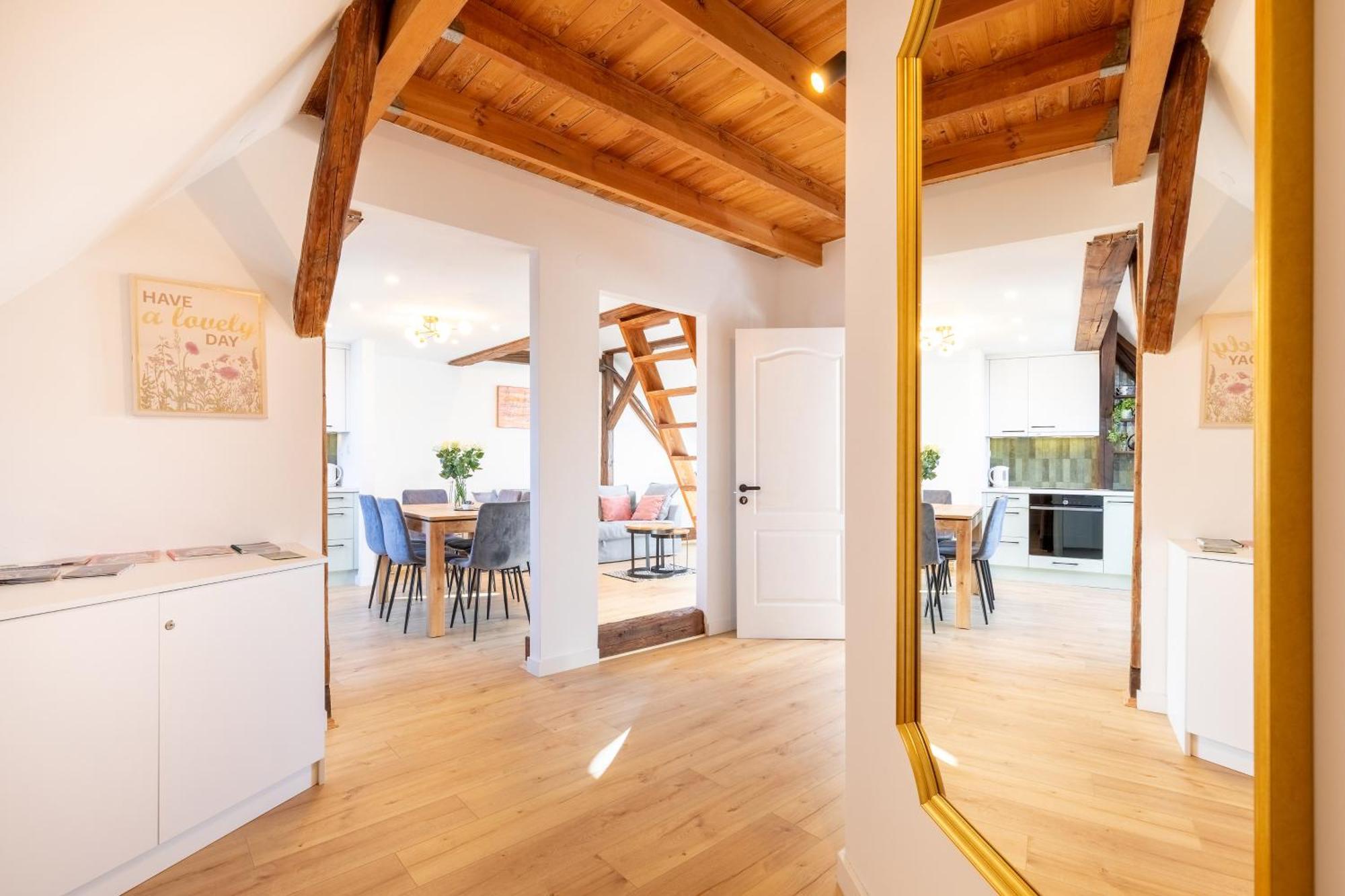 Apartment With Entresol Old Town คราคูฟ ภายนอก รูปภาพ