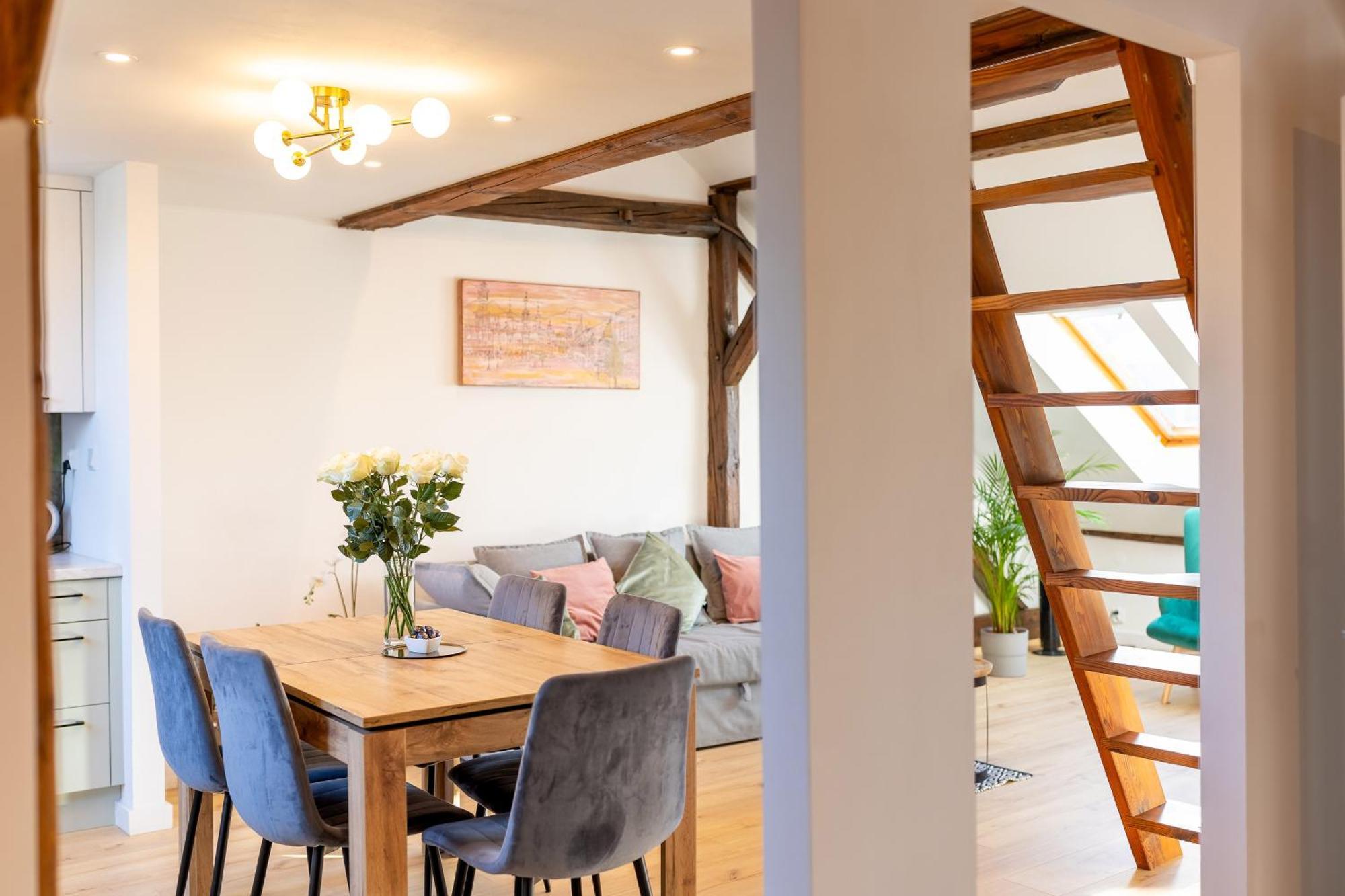 Apartment With Entresol Old Town คราคูฟ ภายนอก รูปภาพ