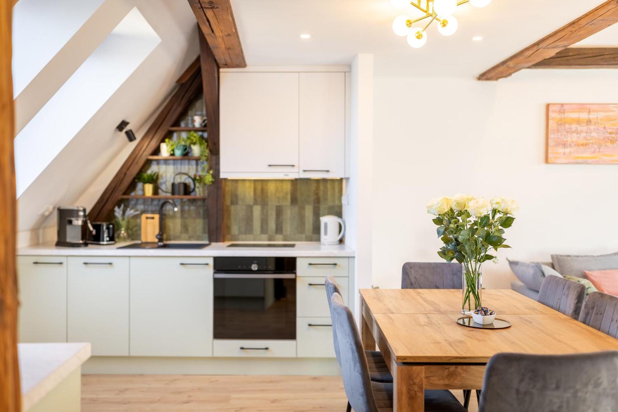 Apartment With Entresol Old Town คราคูฟ ภายนอก รูปภาพ